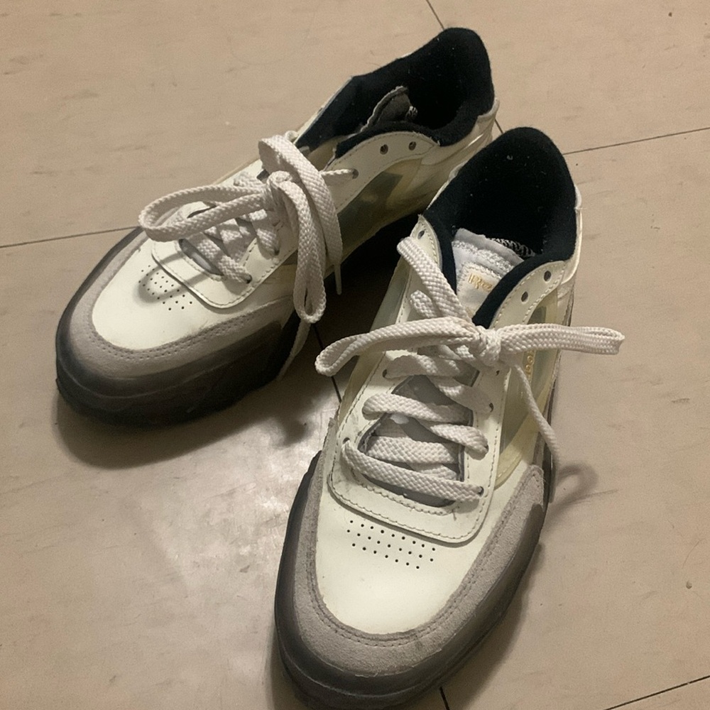 Limited edition - Reebok Cardi B runners